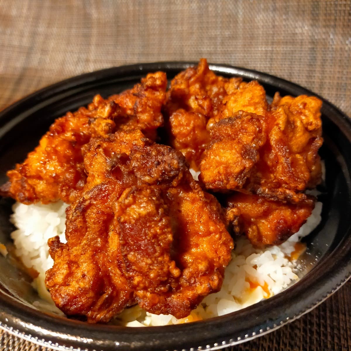 唐揚げ丼【唐揚げ5個ご飯250グラム】