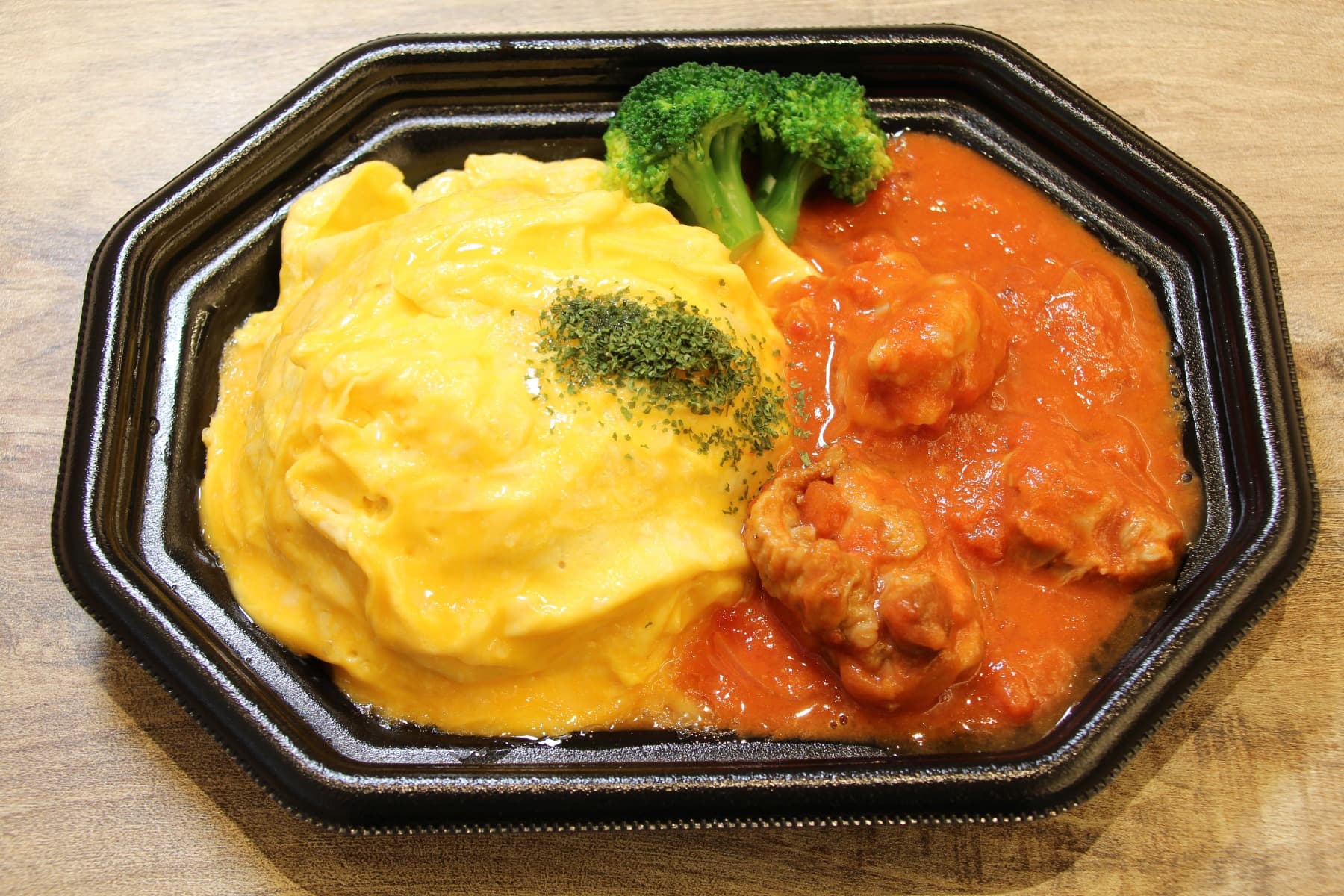 トマトソースオムライス