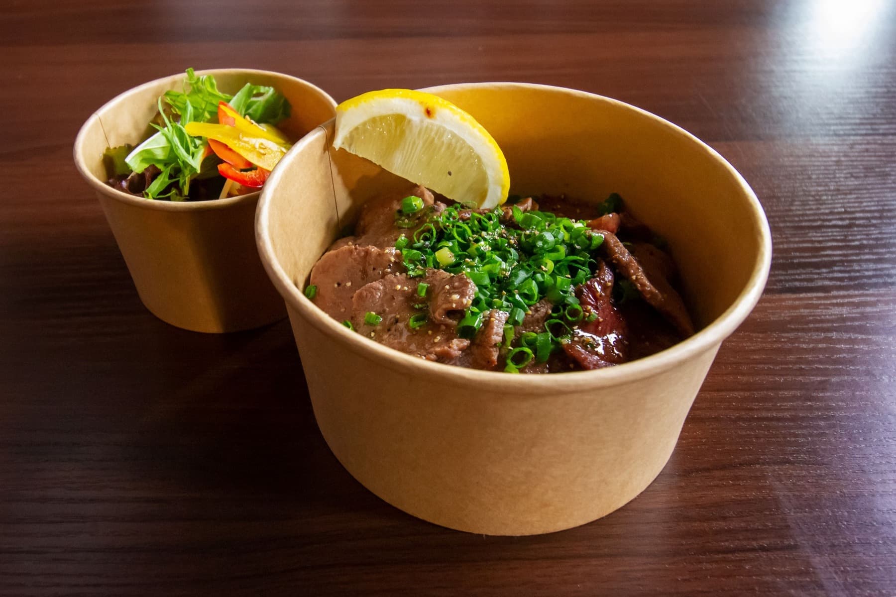 ねぎ塩牛タン丼（サラダ付き）